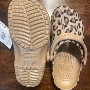 Brand new leopard print crocs women’s size 7
